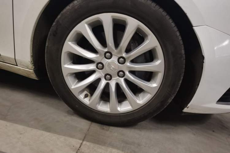 Used Cadillac XTS 2018 28T Tech Edition Right Front Wheel Hub