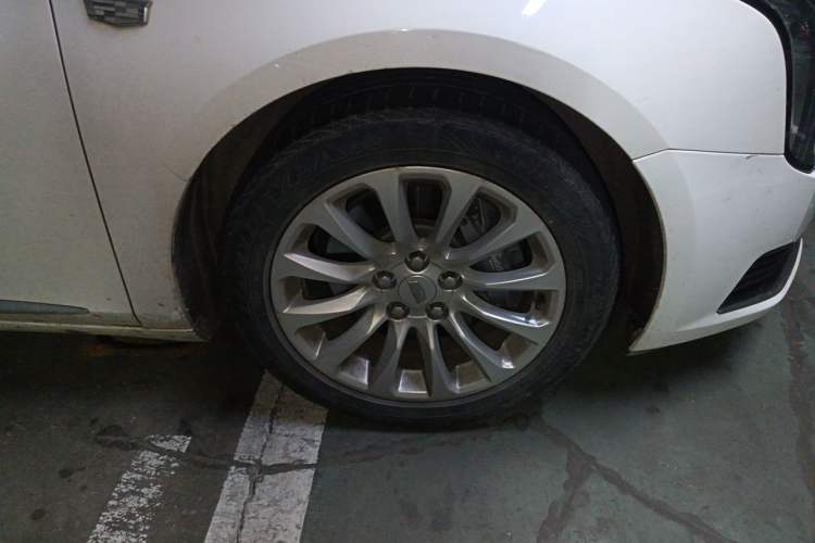 Used Cadillac XTS 2018 28T Tech Edition Right Front Wheel Hub