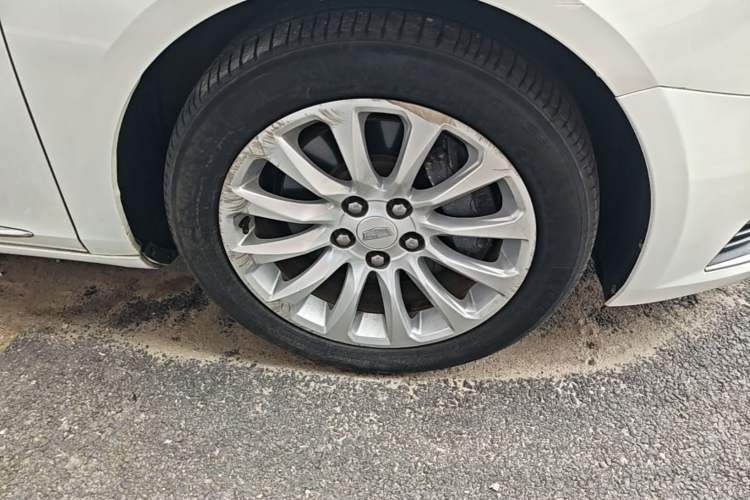 Used Cadillac XTS 2018 28T Tech Edition Right Front Wheel Hub