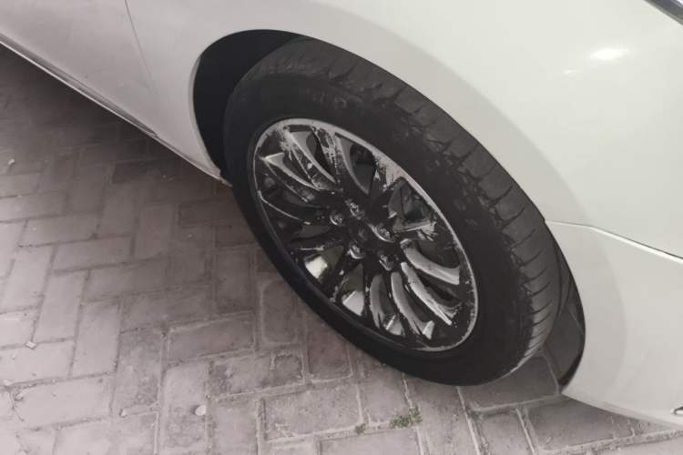 Used Cadillac XTS 2018 28T Tech Edition Right Front Wheel Hub