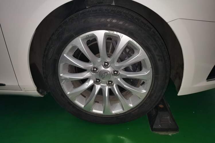 Used Cadillac XTS 2018 28T Tech Edition Right Front Wheel Hub