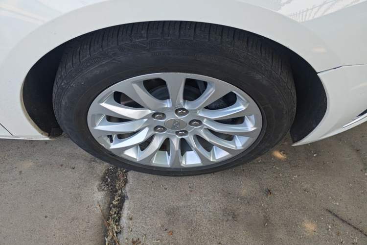 Used Cadillac XTS 2018 28T Tech Edition Right Front Wheel Hub