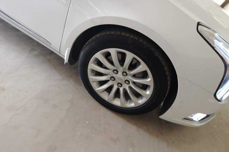 Used Cadillac XTS 2018 28T Elite Edition Right Front Wheel Hub
