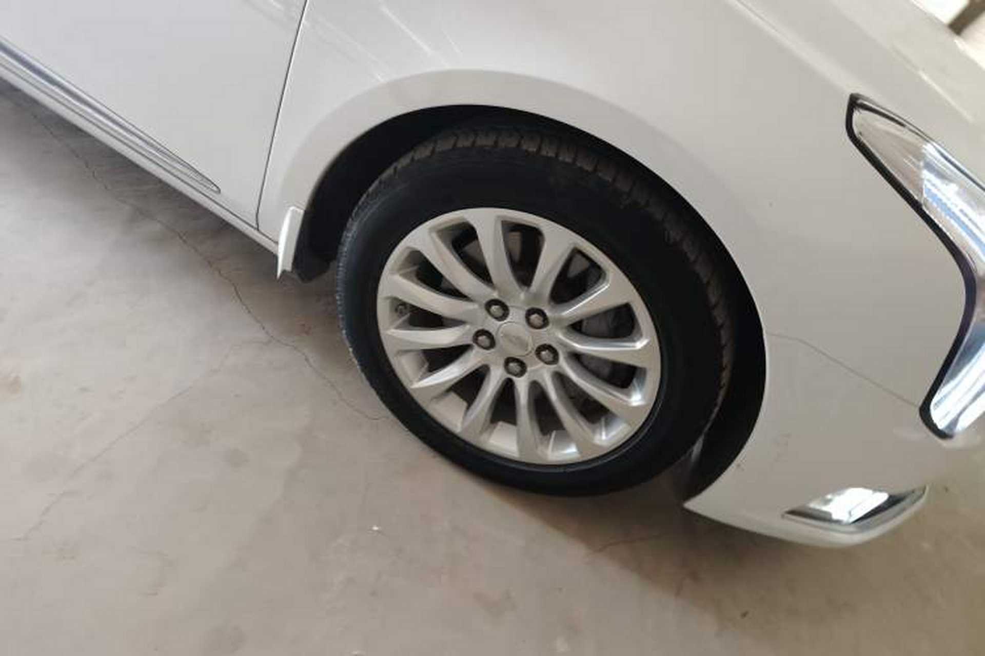 Used Cadillac XTS 2018 28T Elite Edition Right Front Wheel Hub