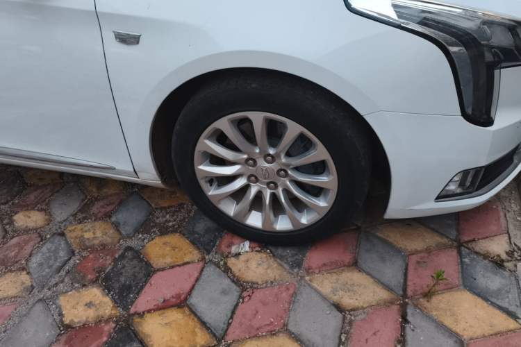 Used Cadillac XTS 2018 28T Elite Edition Right Front Wheel Hub