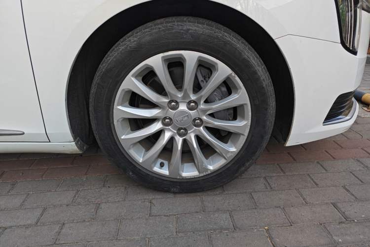 Used Cadillac XTS 2018 28T Tech Edition Right Front Wheel Hub