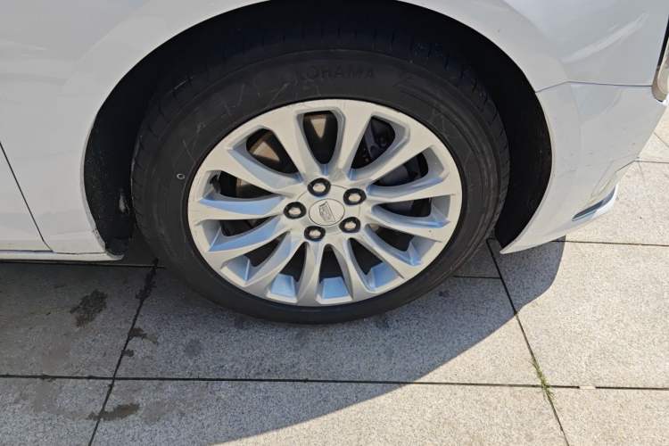 Used Cadillac XTS 2018 28T Elite Edition Right Front Wheel Hub