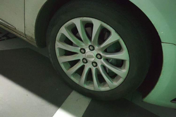 Used Cadillac XTS 2018 28T Tech Edition Right Front Wheel Hub