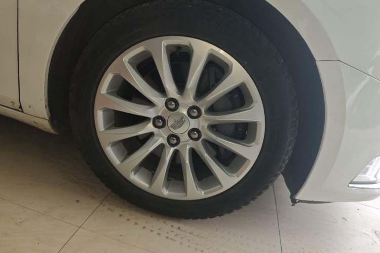 Used Cadillac XTS 2018 28T Tech Edition Right Front Wheel Hub