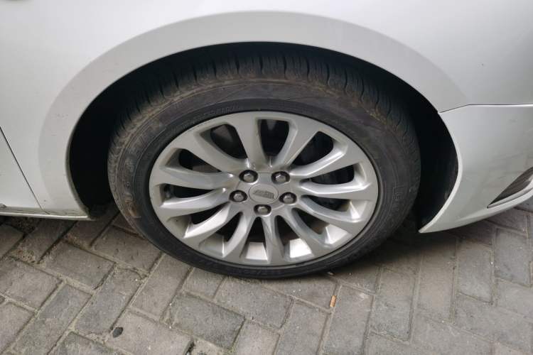 Used Cadillac XTS 2018 28T Tech Edition Right Front Wheel Hub