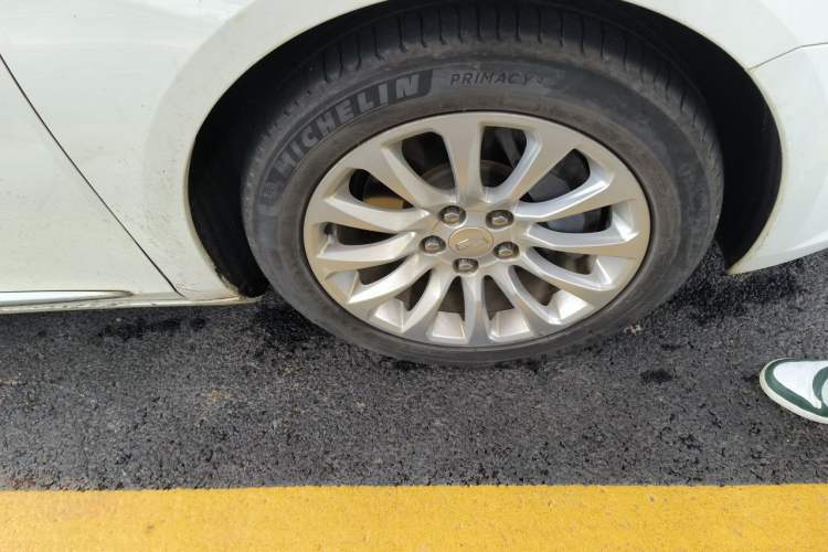 Used Cadillac XTS 2018 28T Tech Edition Right Front Wheel Hub