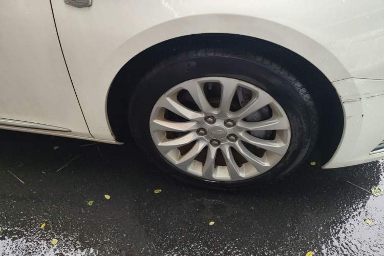 Used Cadillac XTS 2018 28T Tech Edition Right Front Wheel Hub