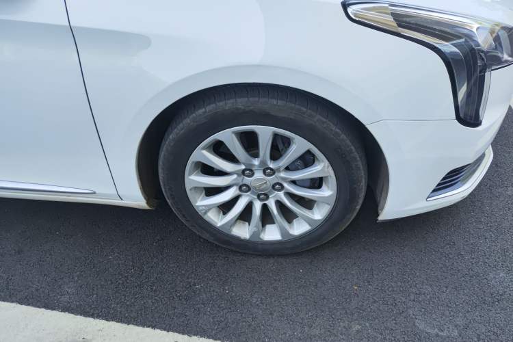 Used Cadillac XTS 2018 28T Tech Edition Right Front Wheel Hub