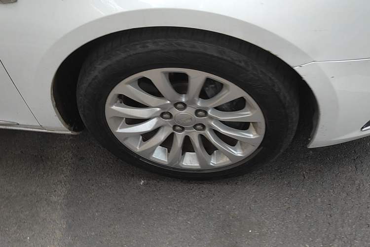 Used Cadillac XTS 2018 28T Tech Edition Right Front Wheel Hub
