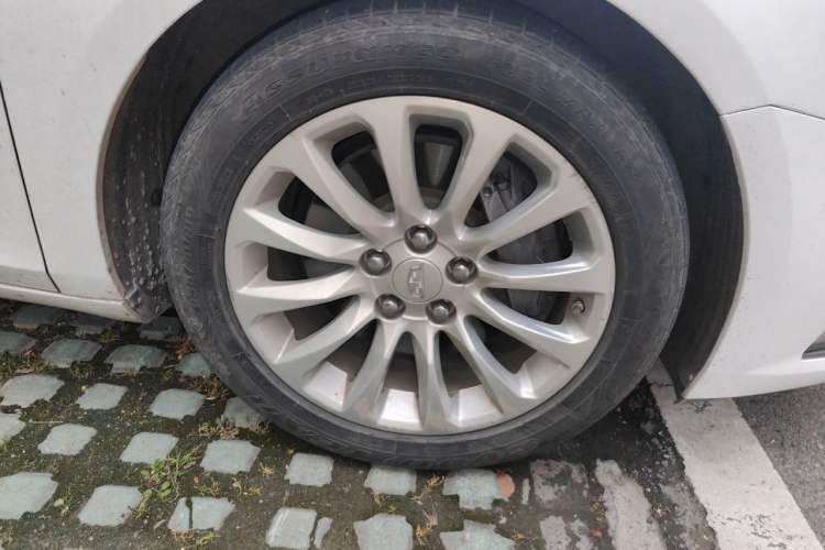 Used Cadillac XTS 2018 28T Elite Edition Right Front Wheel Hub
