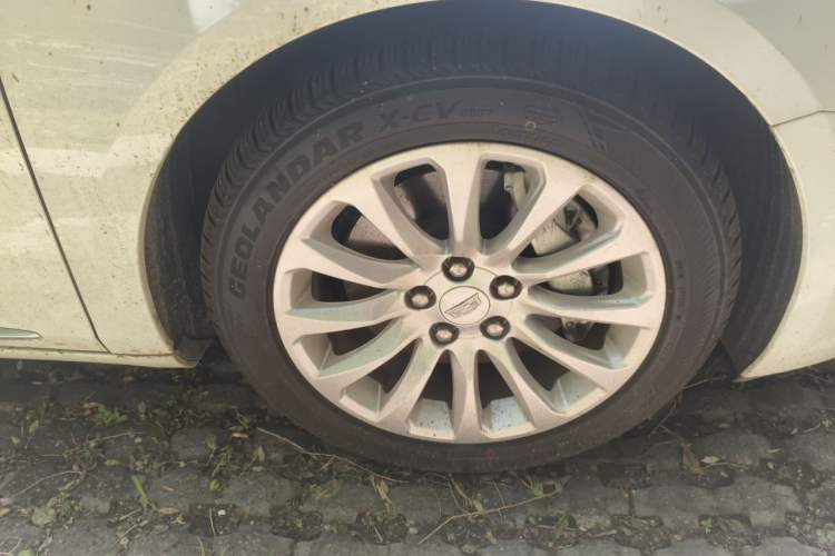 Used Cadillac XTS 2018 28T Tech Edition Right Front Wheel Hub