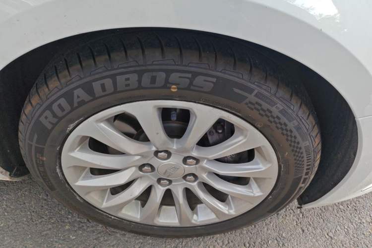 Used Cadillac XTS 2018 28T Tech Edition Right Front Wheel Hub