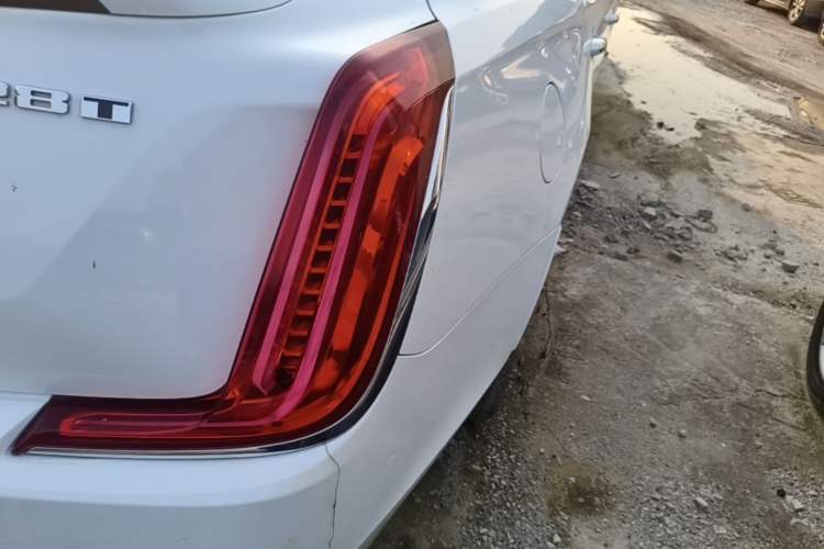 Used Cadillac XTS 2018 28T Tech Edition Right Rear Taillight