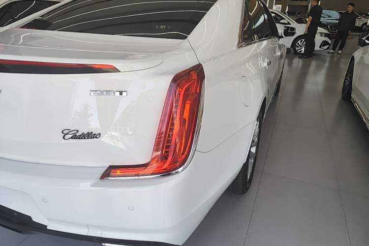 Used Cadillac XTS 2018 28T Elite Edition Right Rear Taillight