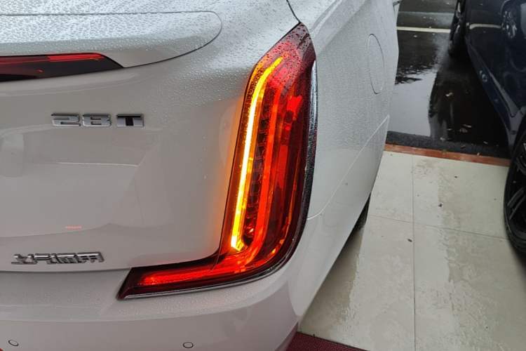 Used Cadillac XTS 2018 28T Tech Edition Right Rear Taillight
