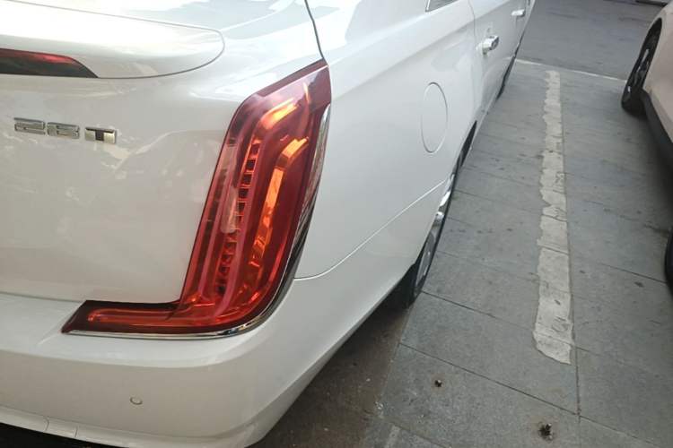 Used Cadillac XTS 2018 28T Tech Edition Right Rear Taillight