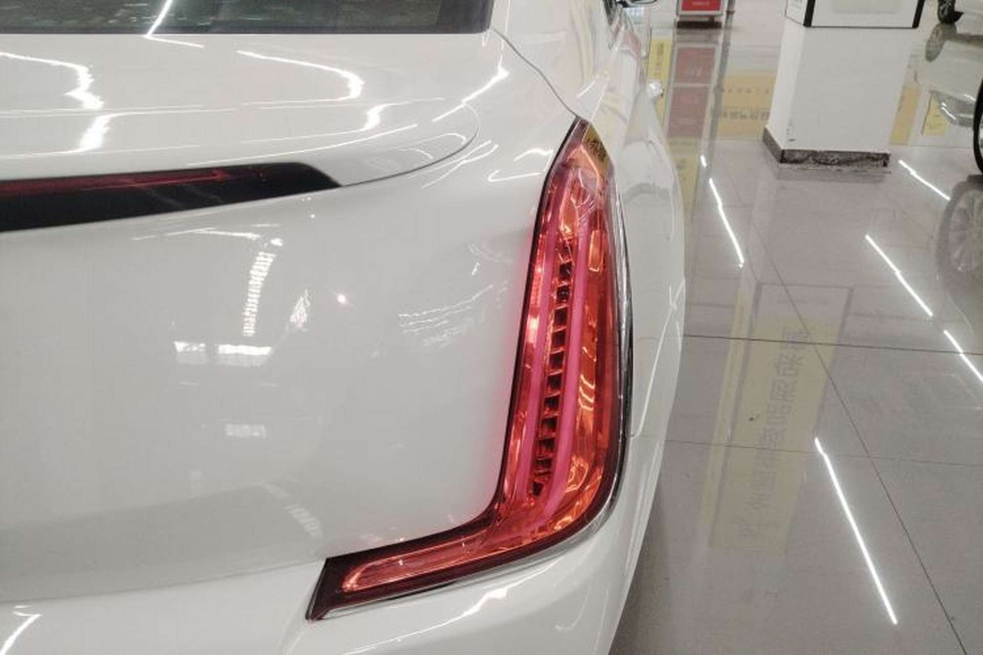 Used Cadillac XTS 2018 28T Tech Edition Right Rear Taillight