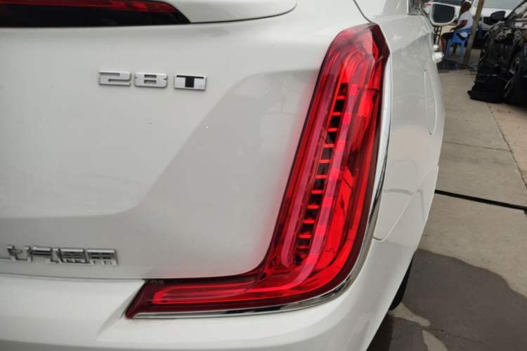Used Cadillac XTS 2018 28T Tech Edition Right Rear Taillight