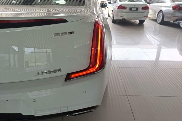 Used Cadillac XTS 2018 28T Tech Edition Right Rear Taillight