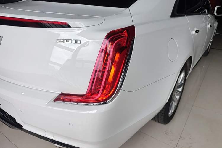 Used Cadillac XTS 2018 28T Tech Edition Right Rear Taillight