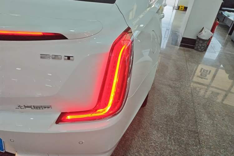 Used Cadillac XTS 2018 28T Tech Edition Right Rear Taillight