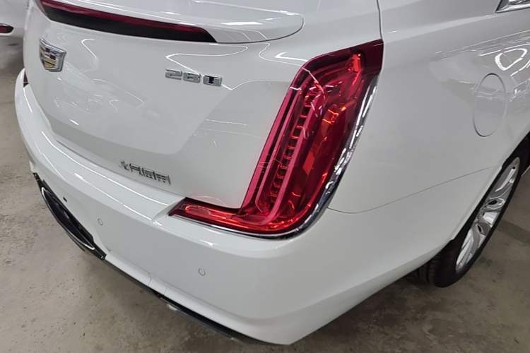 Used Cadillac XTS 2018 28T Elite Edition Right Rear Taillight