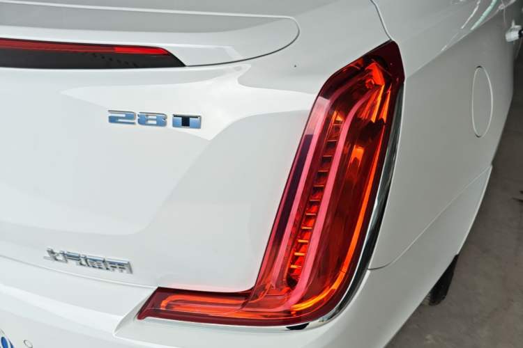 Used Cadillac XTS 2018 28T Tech Edition Right Rear Taillight