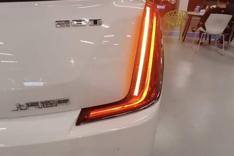 Used Cadillac XTS 2018 28T Tech Edition Right Rear Taillight
