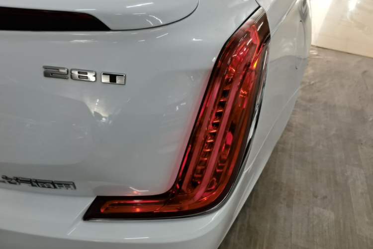 Used Cadillac XTS 2018 28T Tech Edition Right Rear Taillight