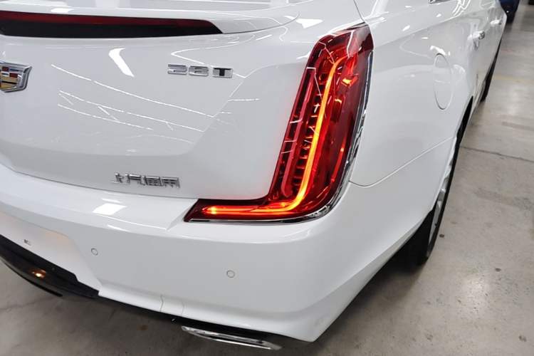 Used Cadillac XTS 2018 28T Elite Edition Right Rear Taillight