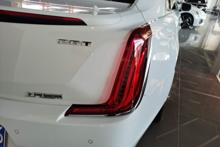 Used Cadillac XTS 2018 28T Elite Edition Right Rear Taillight
