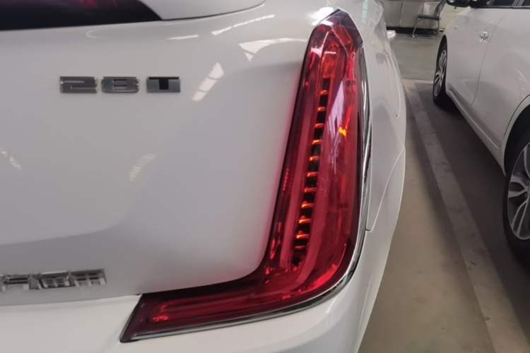Used Cadillac XTS 2018 28T Tech Edition Right Rear Taillight