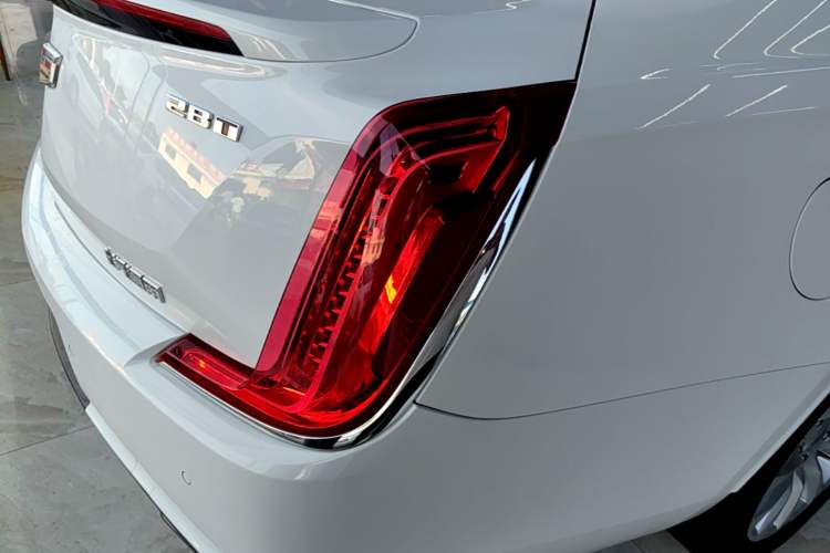 Used Cadillac XTS 2018 28T Elite Edition Right Rear Taillight