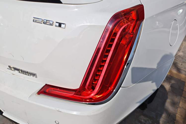 Used Cadillac XTS 2018 28T Tech Edition Right Rear Taillight