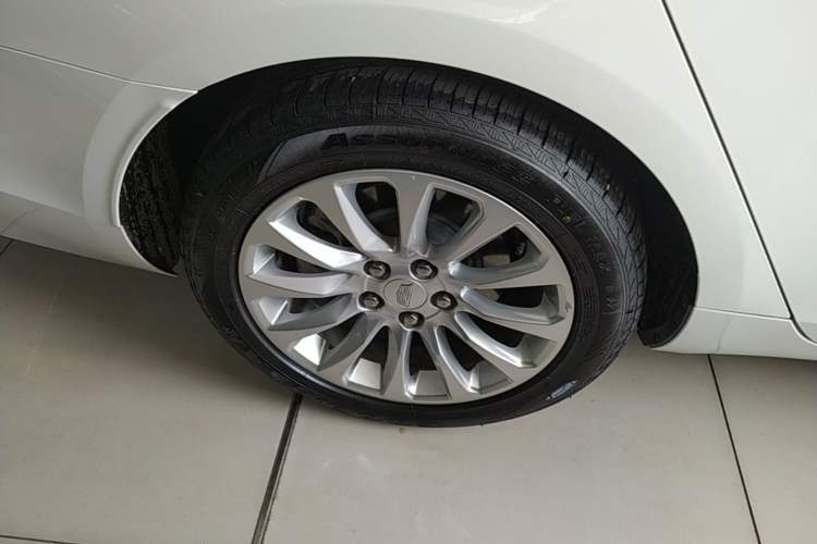 Used Cadillac XTS 2018 28T Tech Edition Right Rear Wheel Hub