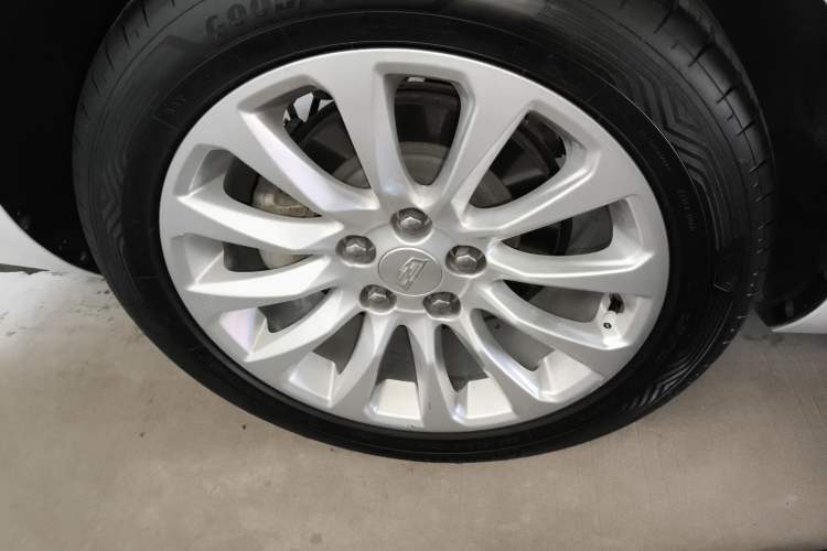 Used Cadillac XTS 2018 28T Elite Edition Right Rear Wheel Hub