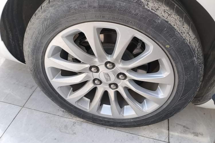 Used Cadillac XTS 2018 28T Tech Edition Right Rear Wheel Hub