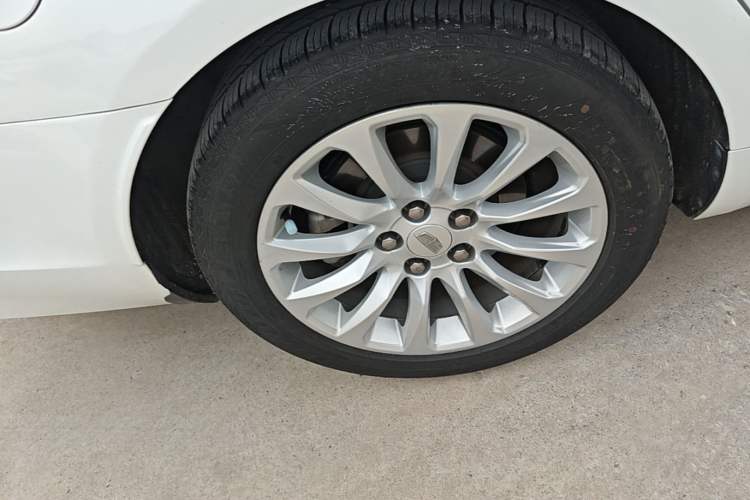 Used Cadillac XTS 2018 28T Elite Edition Right Rear Wheel Hub