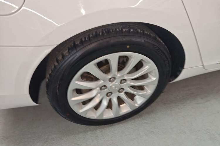 Used Cadillac XTS 2018 28T Tech Edition Right Rear Wheel Hub