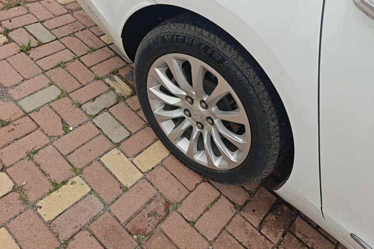 Used Cadillac XTS 2018 28T Tech Edition Right Rear Wheel Hub