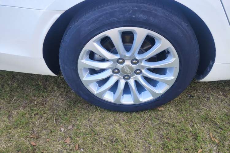 Used Cadillac XTS 2018 28T Elite Edition Right Rear Wheel Hub