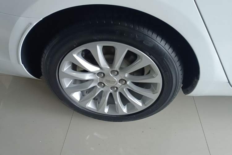 Used Cadillac XTS 2018 28T Tech Edition Right Rear Wheel Hub