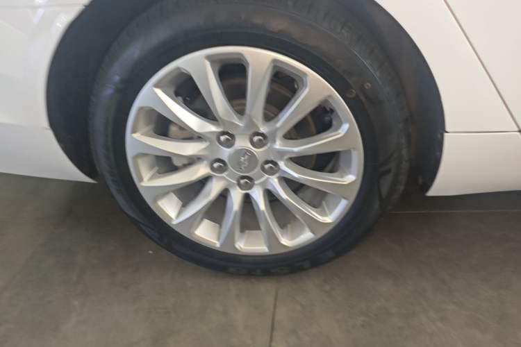 Used Cadillac XTS 2018 28T Tech Edition Right Rear Wheel Hub