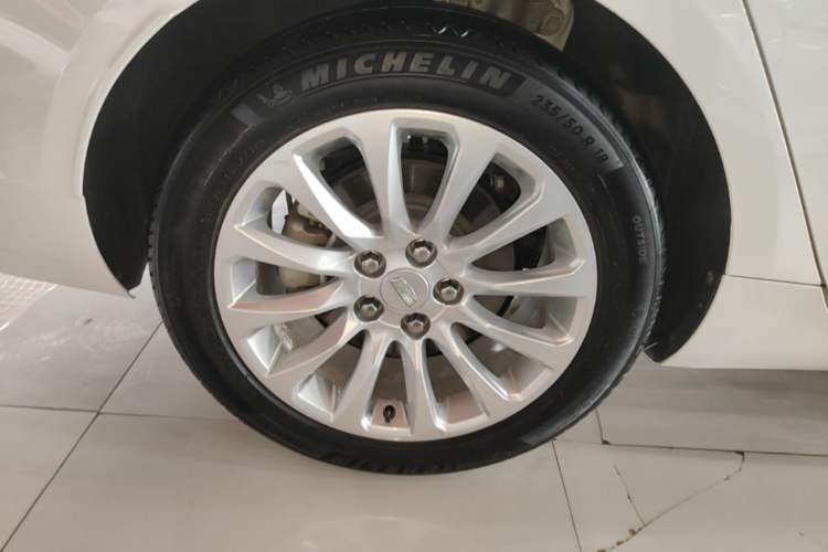 Used Cadillac XTS 2018 28T Tech Edition Right Rear Wheel Hub