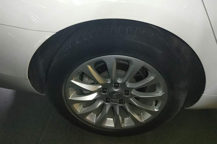 Used Cadillac XTS 2018 28T Tech Edition Right Rear Wheel Hub
